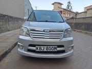 Toyota Noah 2.0 FWD (8 Seater) 2004 Silver for sale