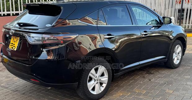 Toyota Harrier 2.0 2014 Black
