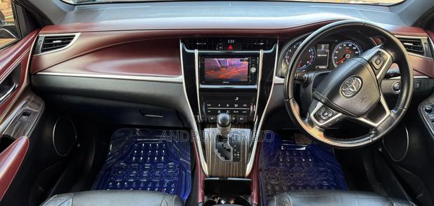 Toyota Harrier 2.0 2014 Black