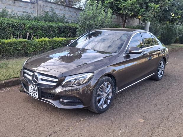 Mercedes-Benz C200 2014 Brown