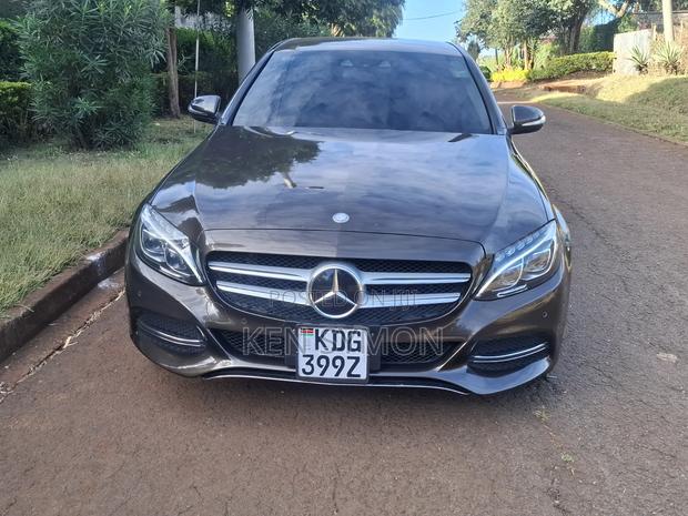 Mercedes-Benz C200 2014 Brown