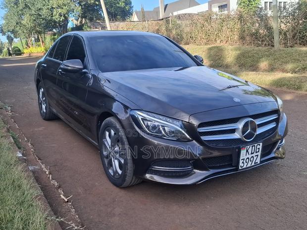 Mercedes-Benz C200 2014 Brown