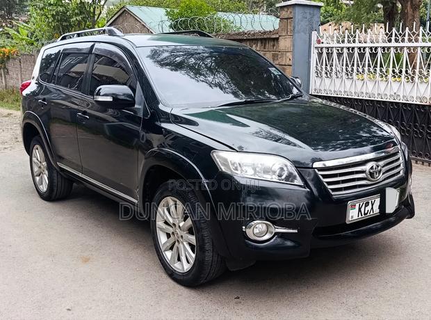 Toyota Vanguard 2012 Black
