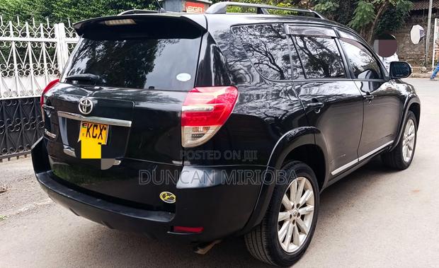 Toyota Vanguard 2012 Black