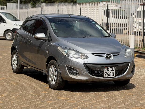 Mazda Demio 2012 Silver