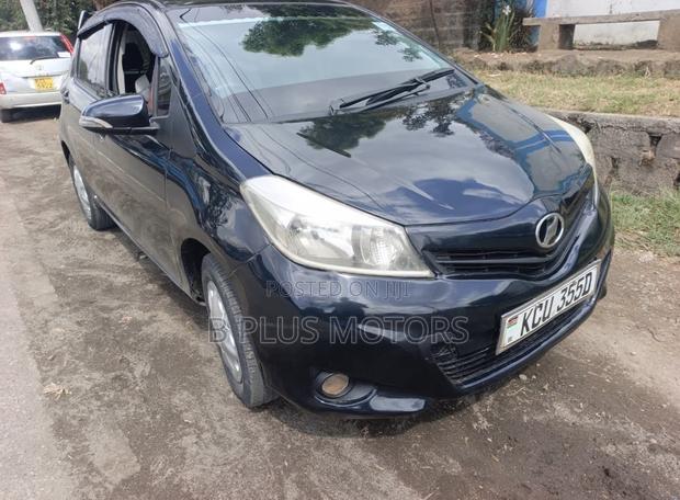 Toyota Vitz 2011 Black