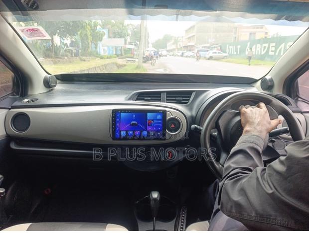 Toyota Vitz 2011 Black
