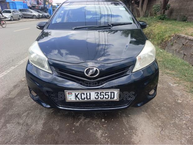 Toyota Vitz 2011 Black