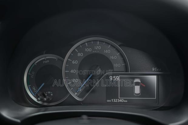 Toyota Vitz 1.5 FWD 5dr 2019 Pearl