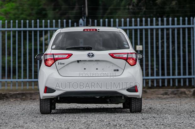 Toyota Vitz 1.5 FWD 5dr 2019 Pearl