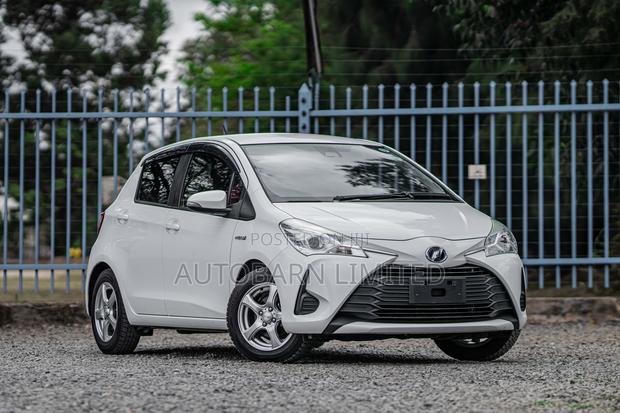 Toyota Vitz 1.5 FWD 5dr 2019 Pearl