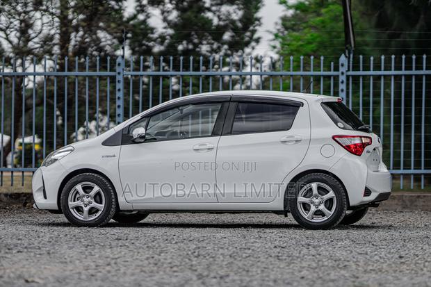 Toyota Vitz 1.5 FWD 5dr 2019 Pearl