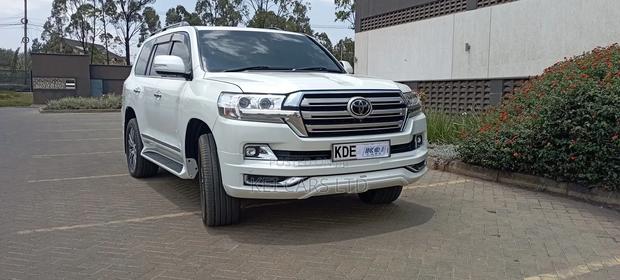 Toyota Land Cruiser 4.6 V8 ZX 2016 White