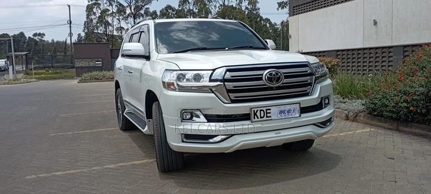 Toyota Land Cruiser 4.6 V8 ZX 2016 White