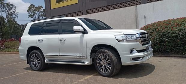 Toyota Land Cruiser 4.6 V8 ZX 2016 White