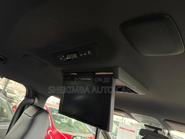 Toyota Noah 1.8 FWD Hybrid (7 seater) 2020 Black