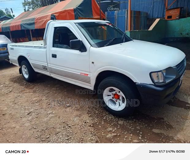 Isuzu Tougher 1993 White