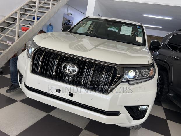 Toyota Land Cruiser 2020 White