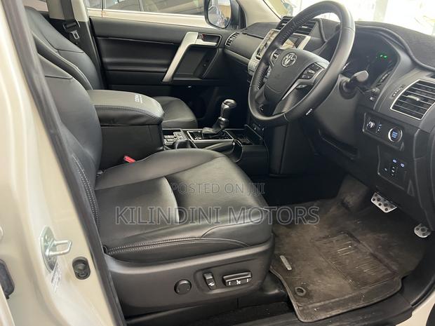 Toyota Land Cruiser 2020 White