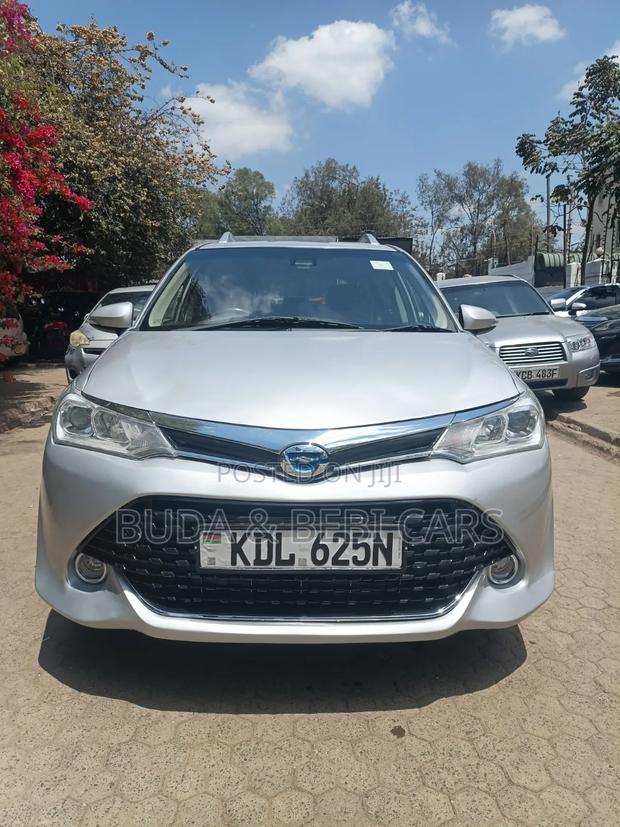 Toyota Corolla Fielder 2016 Silver