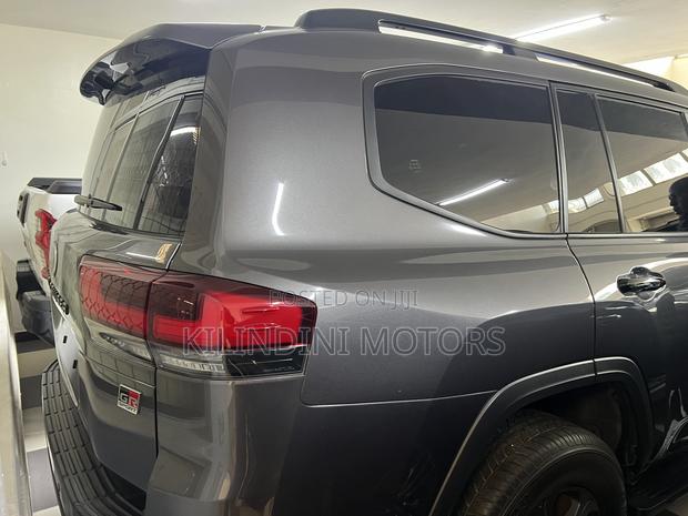 Toyota Land Cruiser 2024 Black