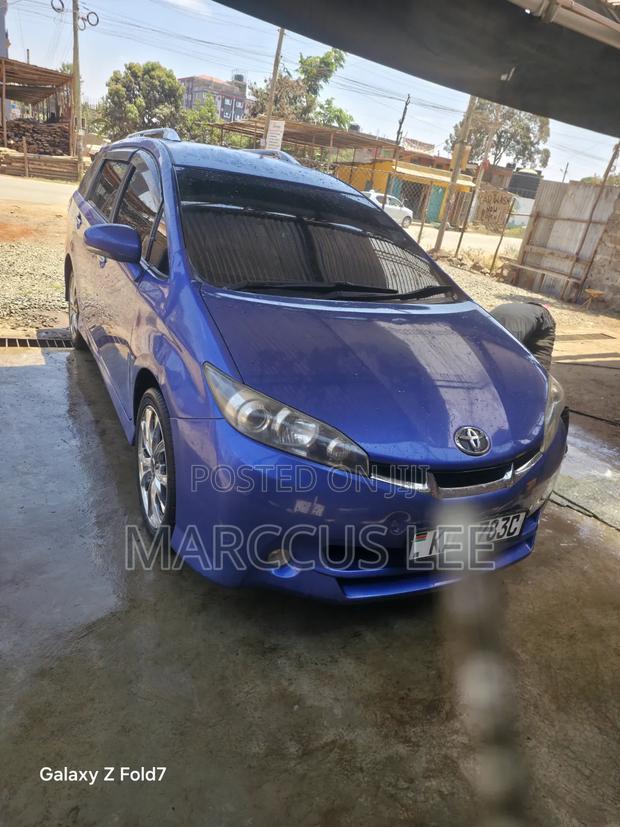 Toyota Wish 2014 Blue