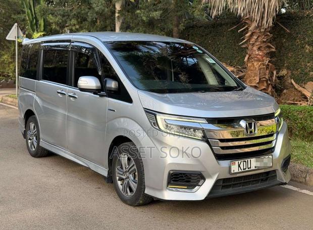 Honda Stepwgn 2018 Silver