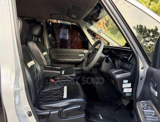 Honda Stepwgn 2018 Silver
