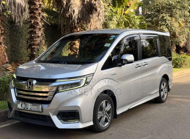 Honda Stepwgn 2018 Silver