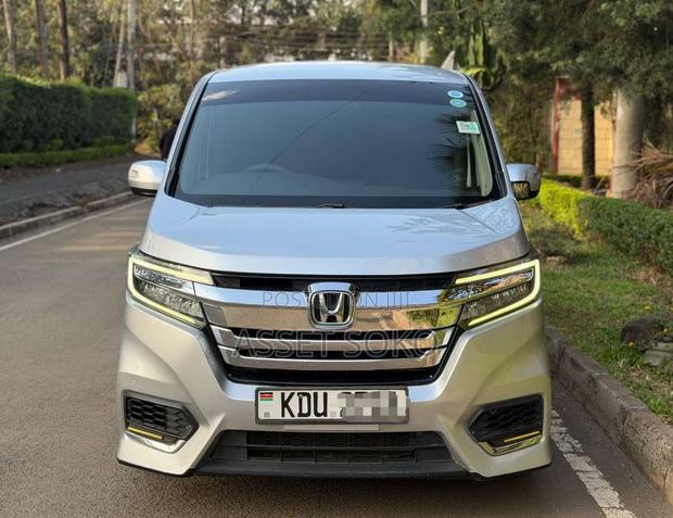 Honda Stepwgn 2018 Silver