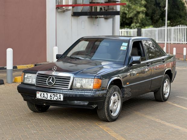 Mercedes-Benz W124 1989 Black
