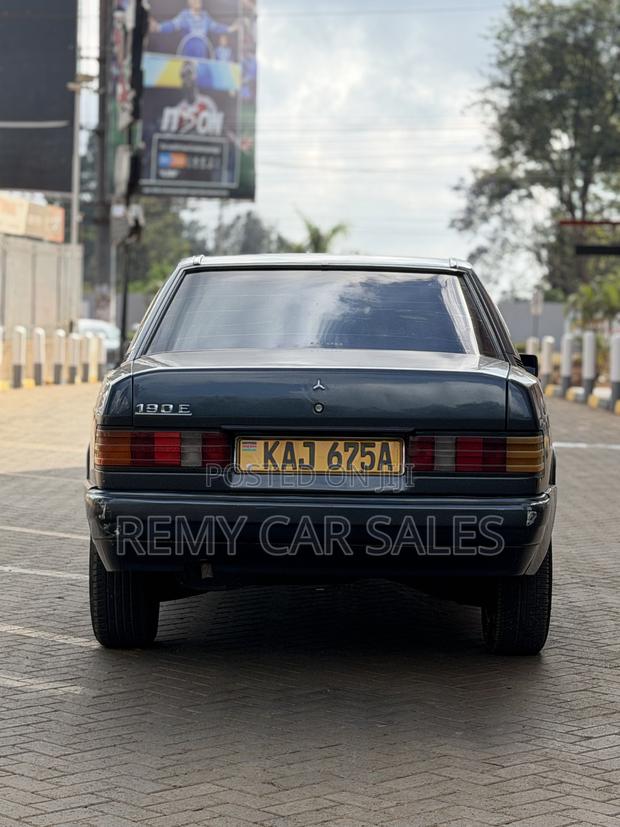 Mercedes-Benz W124 1989 Black