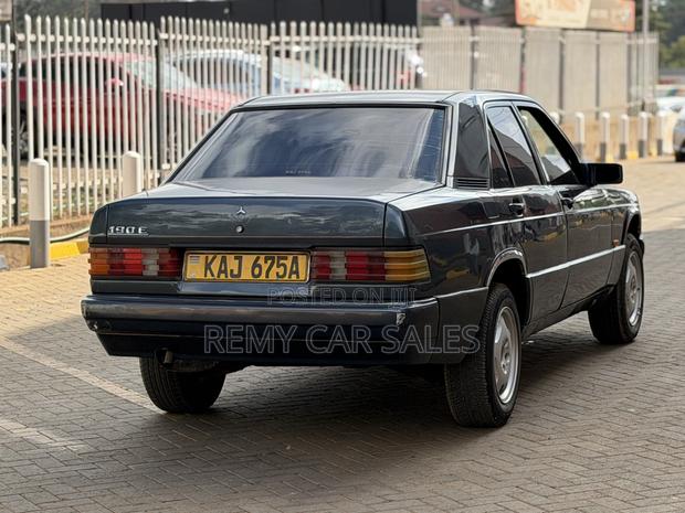 Mercedes-Benz W124 1989 Black