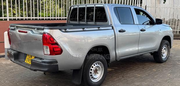 Toyota Hilux 2019 Gray