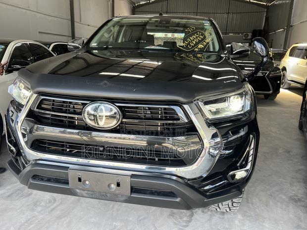 Toyota Hilux 2021 Black