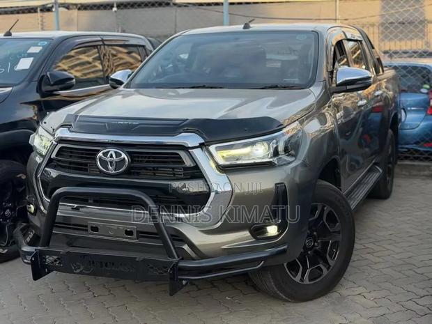 Toyota Hilux 2021 Gold