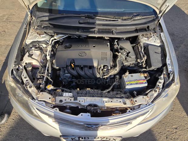 Toyota Sienta 1.5 FWD 2016 Silver