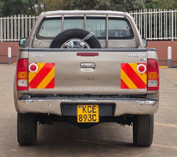 Toyota Hilux 2008 Gold