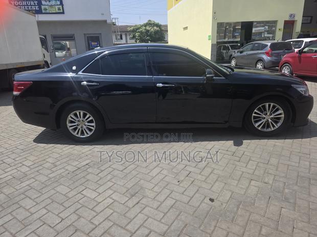 Toyota Crown 2014 Black