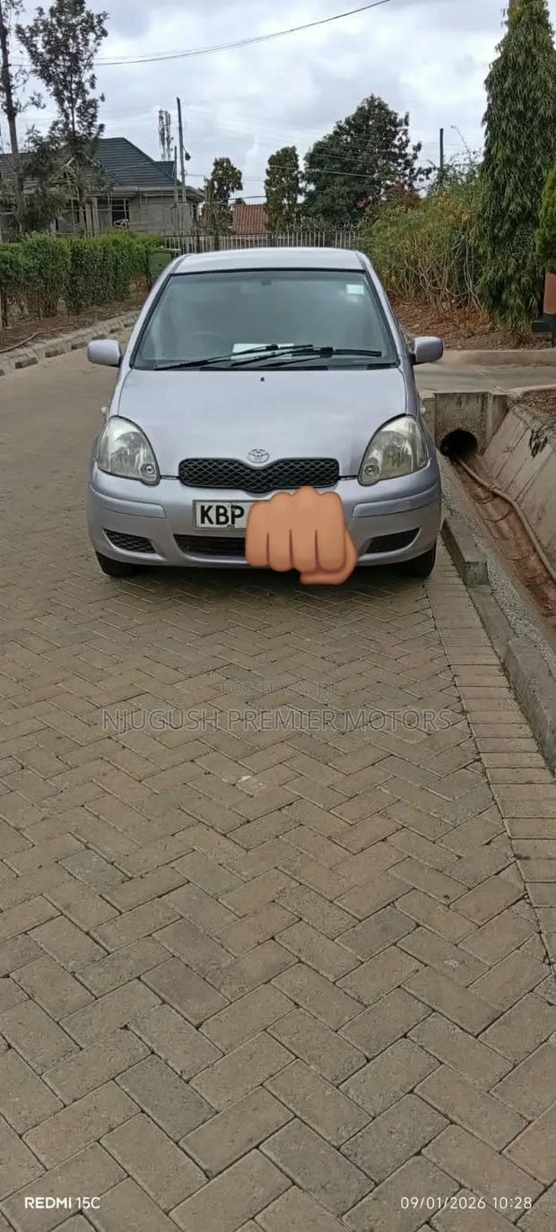 Toyota Vitz 2005 Pink