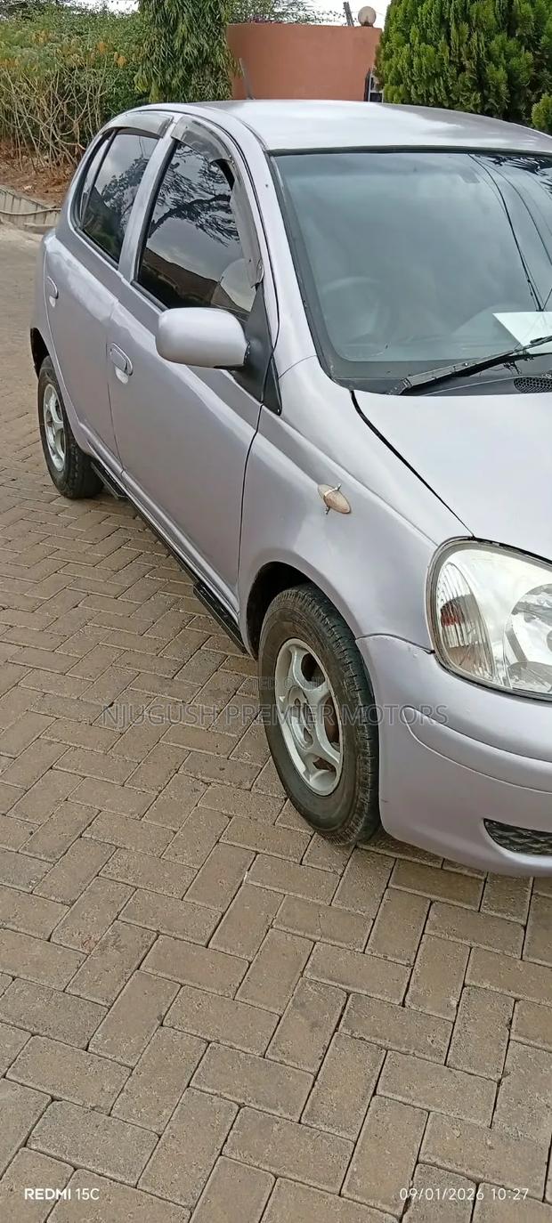 Toyota Vitz 2005 Pink