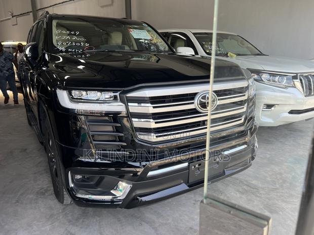Toyota Land Cruiser 2023 Black