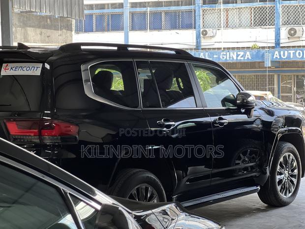 Toyota Land Cruiser 2023 Black