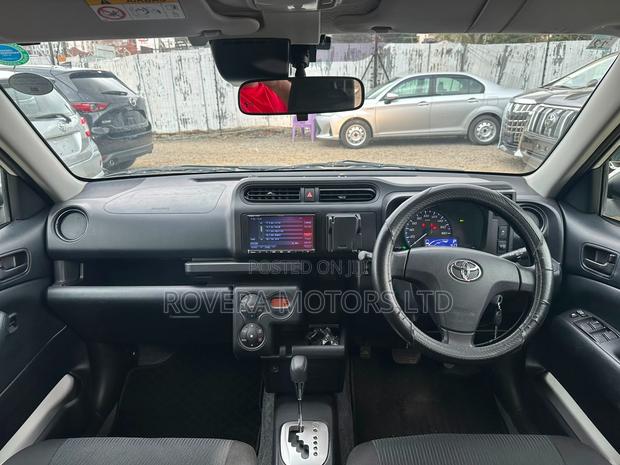 Toyota Probox 1.5 Hybrid GL 2020 White