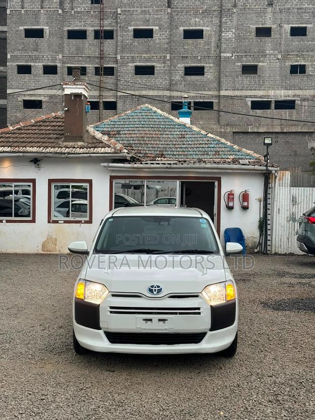 Toyota Probox 1.5 Hybrid GL 2020 White