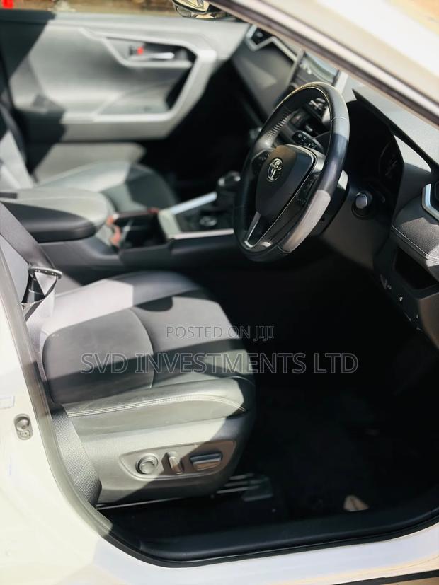 Toyota RAV4 2020 White