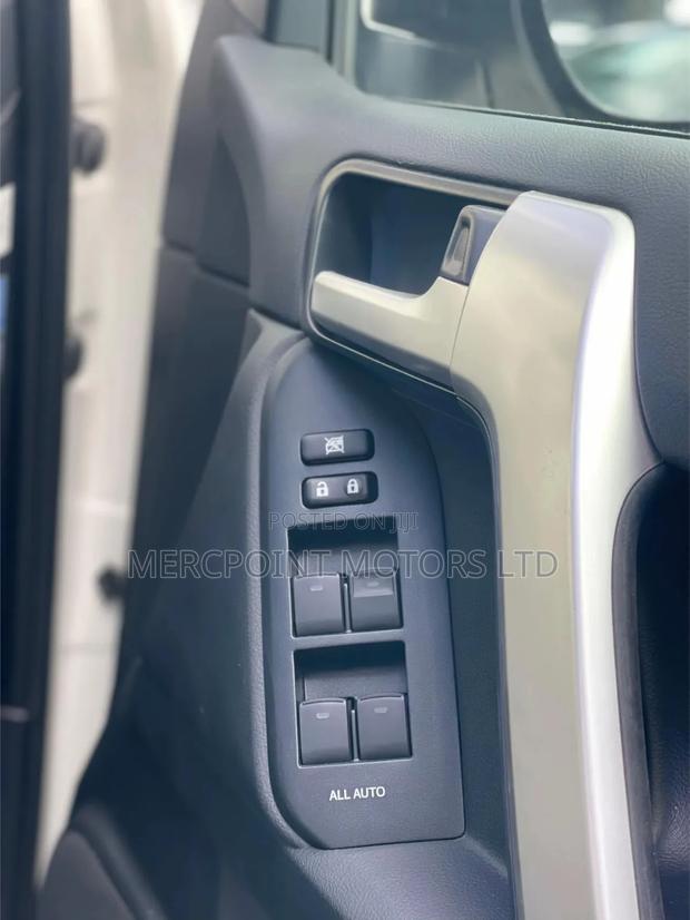 Toyota Land Cruiser Prado 2.7 2019 Off white