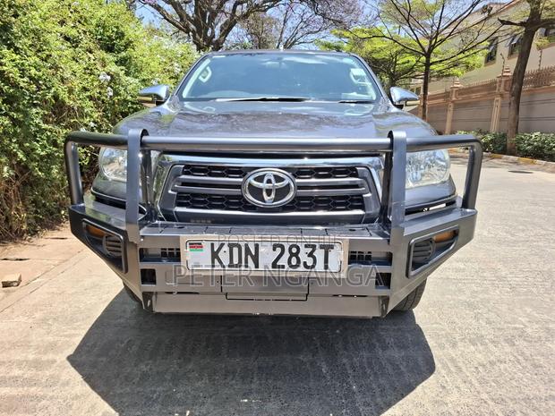 Toyota Hilux Revo Double Cab Deisel 2.4 AWD 2017 Gray