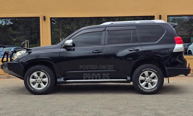 Toyota Land Cruiser 2013 Black