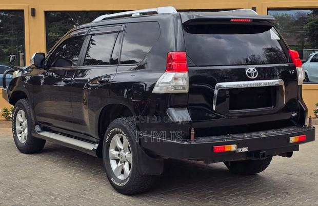 Toyota Land Cruiser 2013 Black